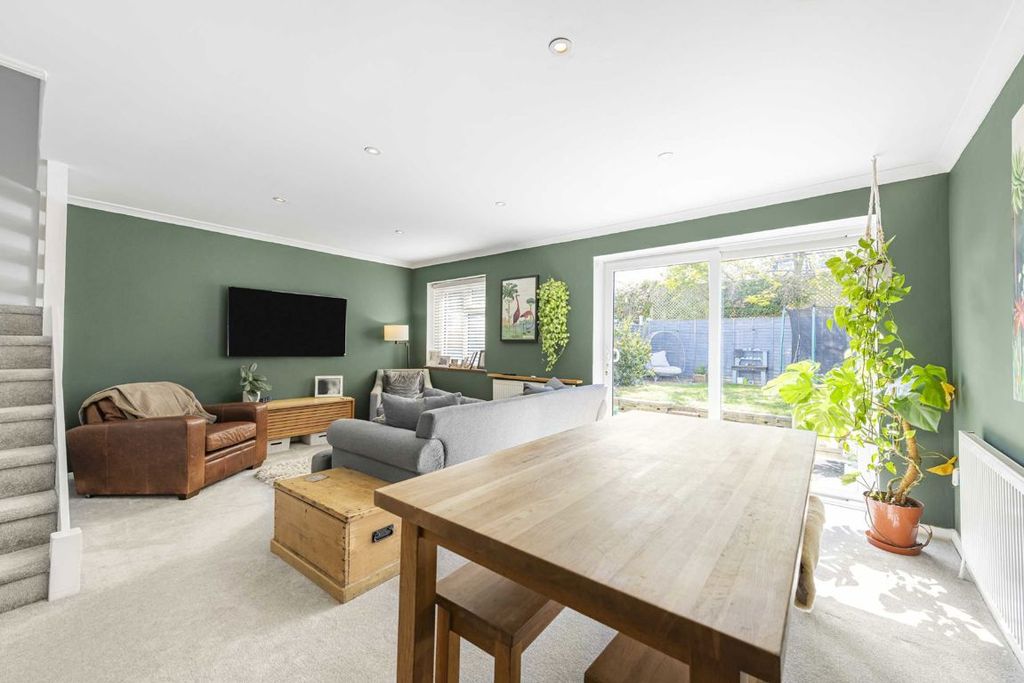 Property photo 2 of 7