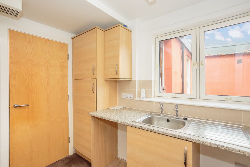 Property photo 2 of 20 Kitchen
