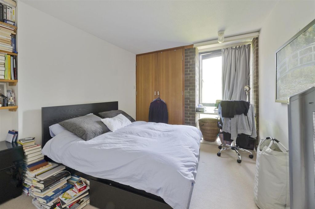 Property photo 3 of 15 18 Bartok Hse-4121.Jpg
