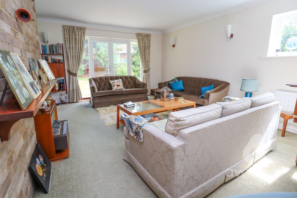 Property photo 3 of 14 4490778
