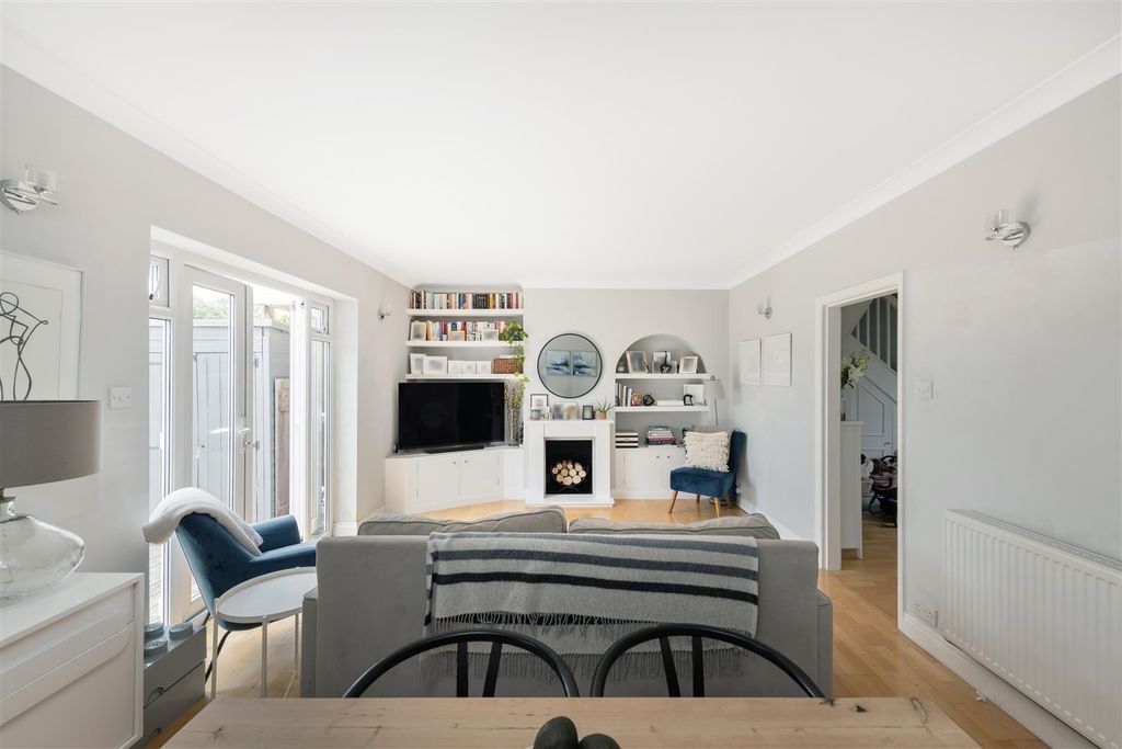 Property photo 3 of 25 Elmshaw Road, Sw15 Hi-6.Jpg