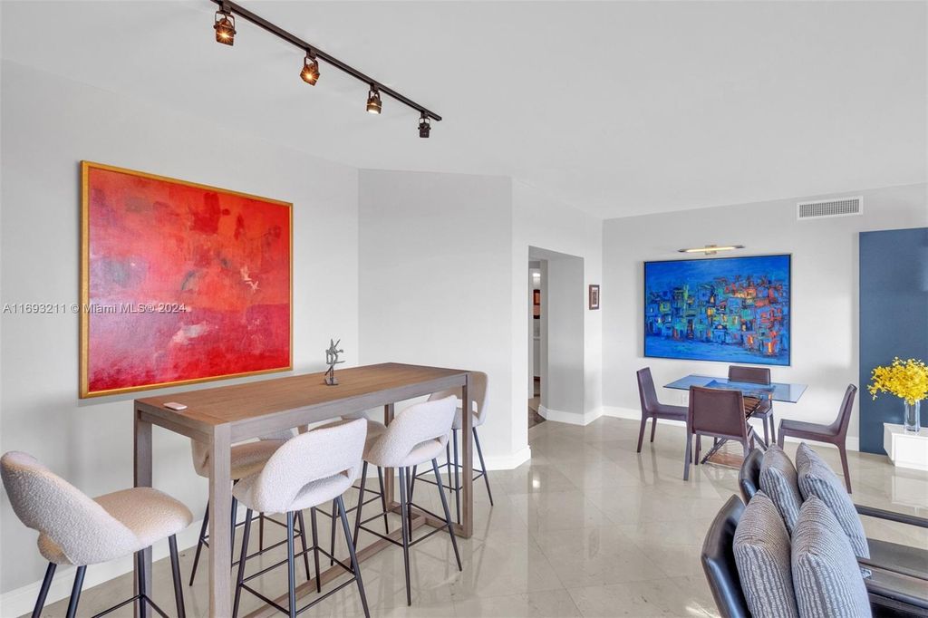 Property photo 3 of 43 <Alttext/>
