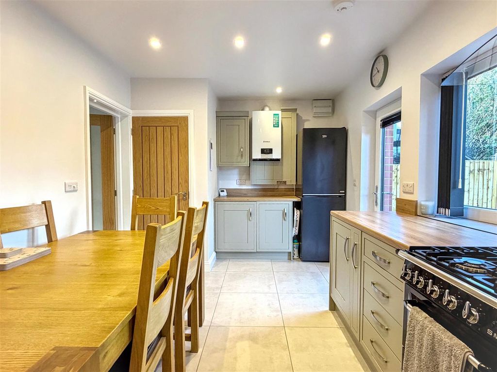 Property photo 3 of 22 Kitchen Diner