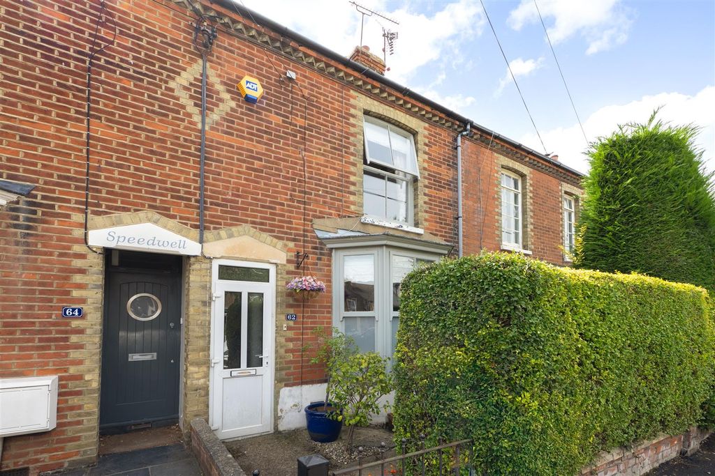 Property photo 1 of 16 Argyle Road, Whitstable