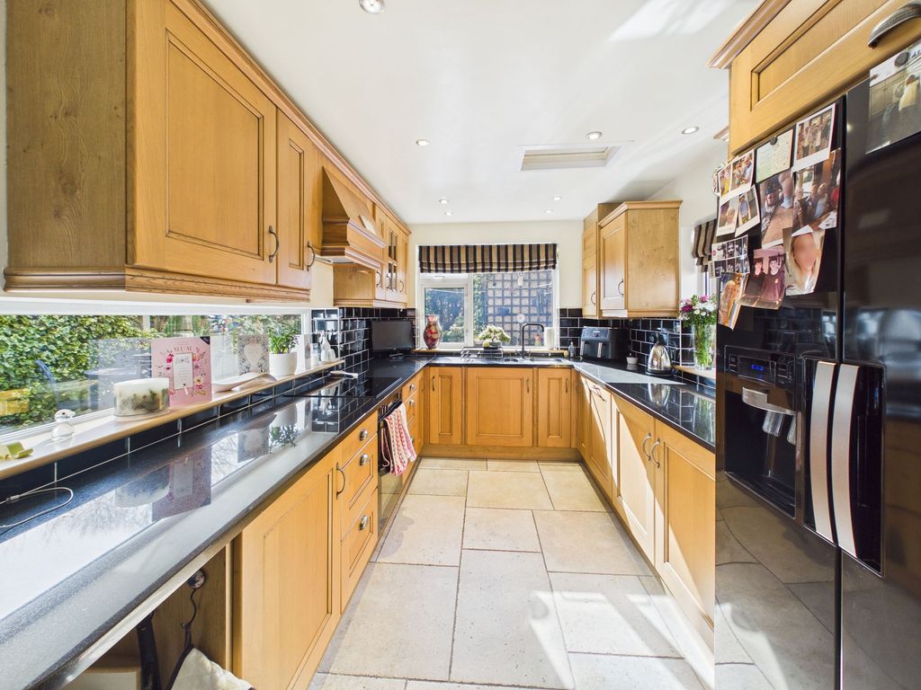 Property photo 3 of 43