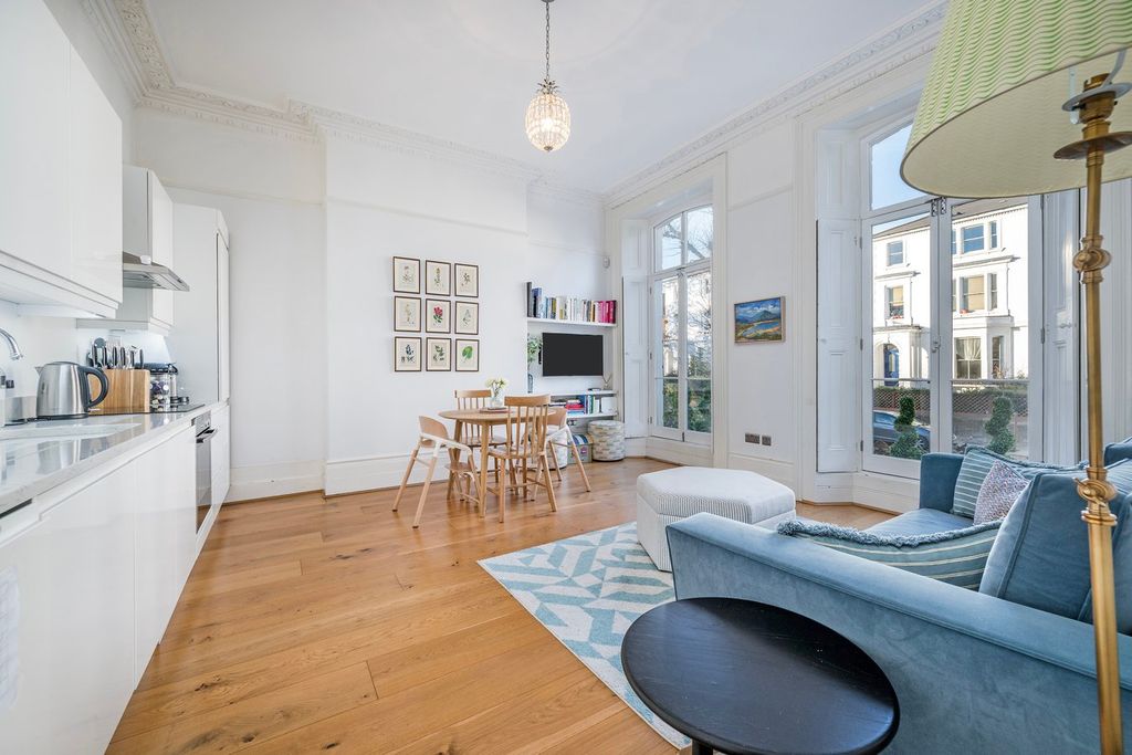 Property photo 3 of 8