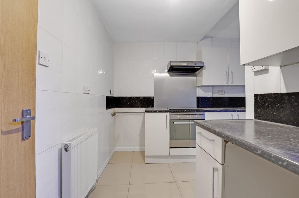 Property photo 3 of 15 09-c838Jhpropwpen - 3 Parish Lane - 5.Jpg