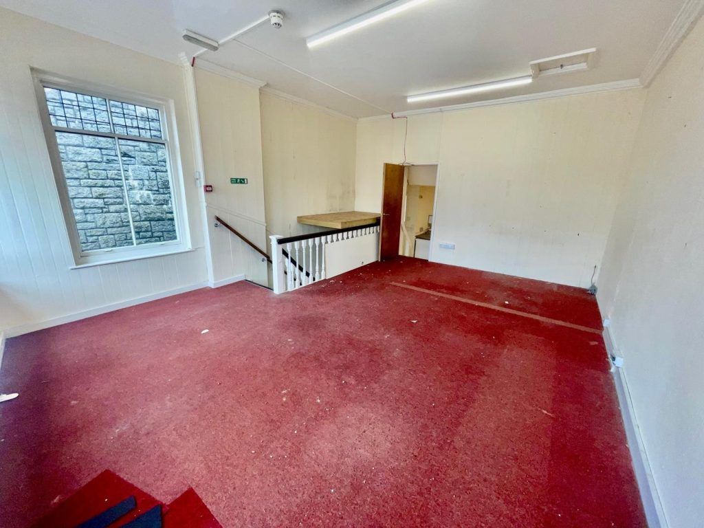 Property photo 2 of 18