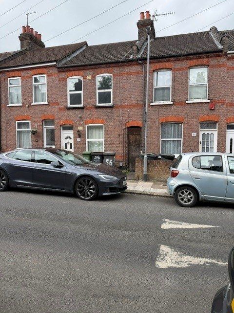 Property photo 1 of 10 3 Bed Terraced House To Rent Butlin Road, Luton Lu1
