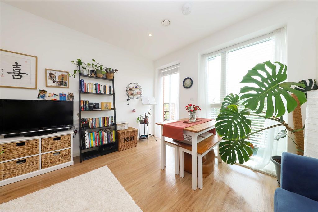 Property photo 2 of 14