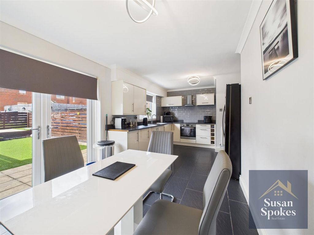 Property photo 3 of 25 Cam01858G0-Pr0169-Still019.Jpg