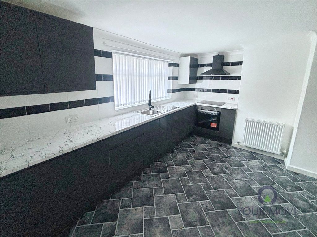 Property photo 2 of 8 Kitchen