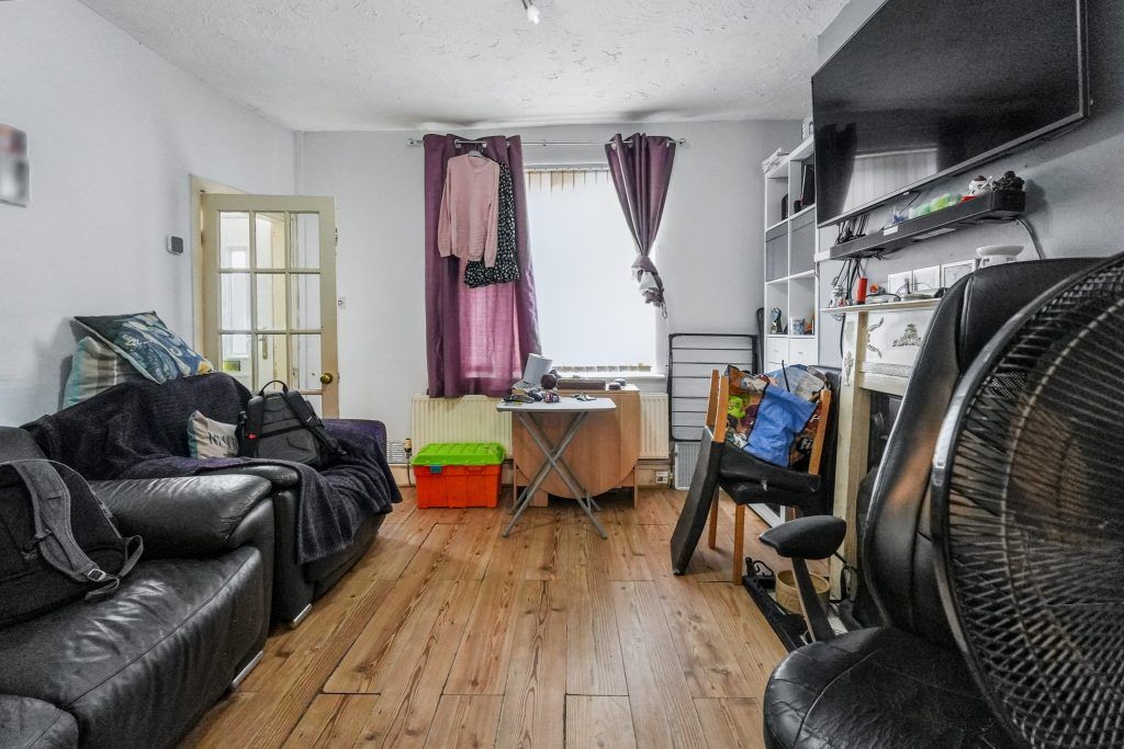 Property photo 2 of 21