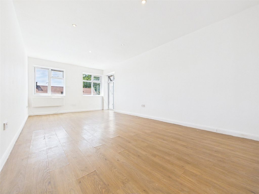 Property photo 1 of 7 Picture No. 08