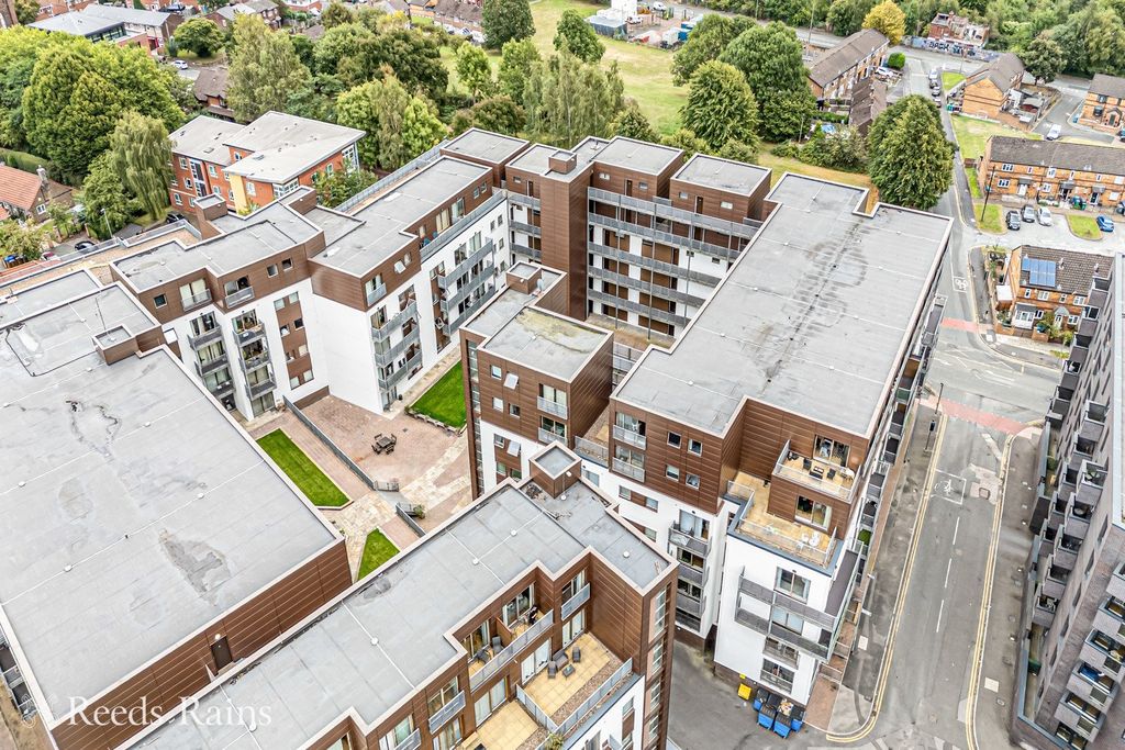 Property photo 1 of 12 Picture No. 17