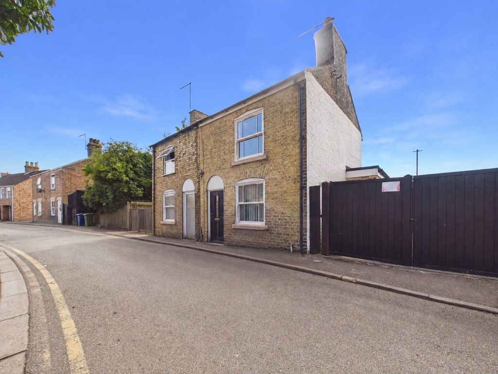 Property photo 1 of 12