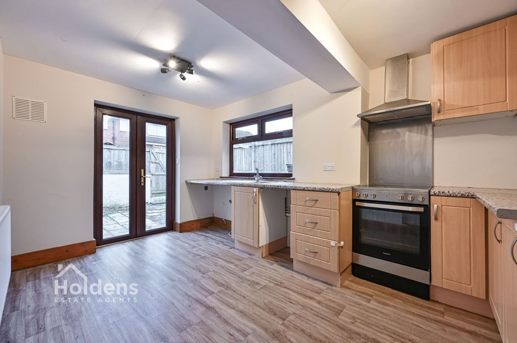 Property photo 3 of 19 Kitchen