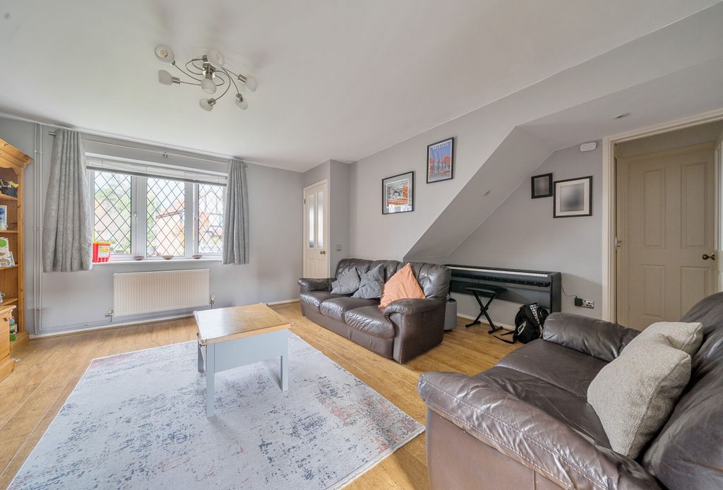 Property photo 3 of 22 1372915-9-68Fb5c4...