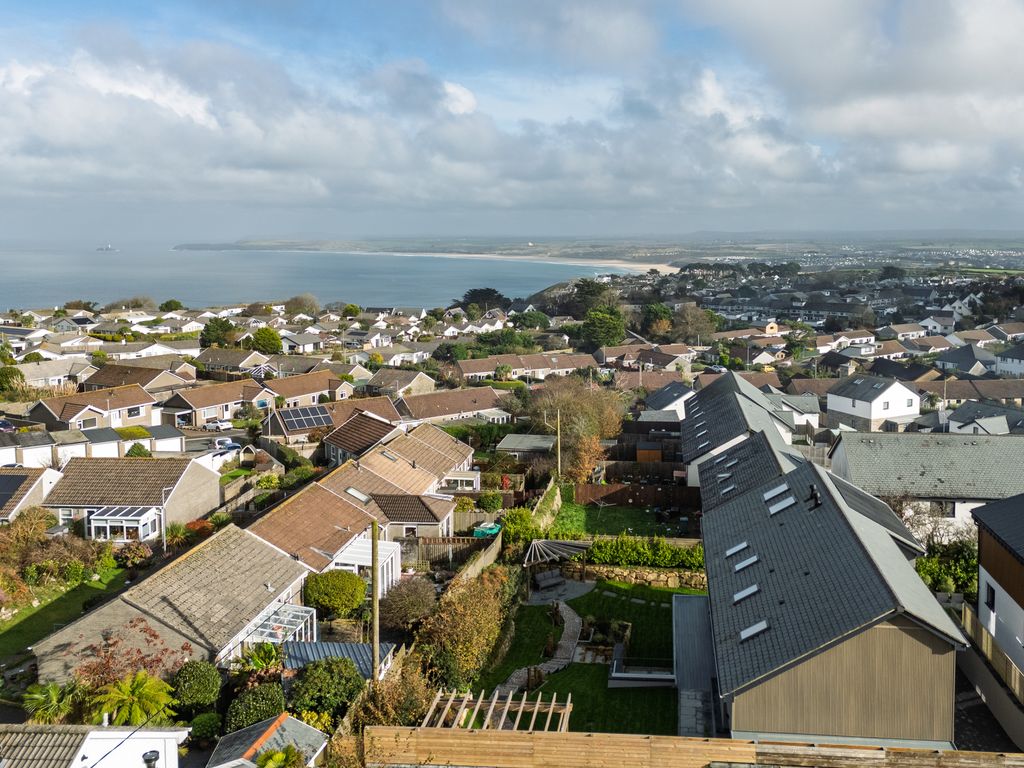 Property photo 2 of 51