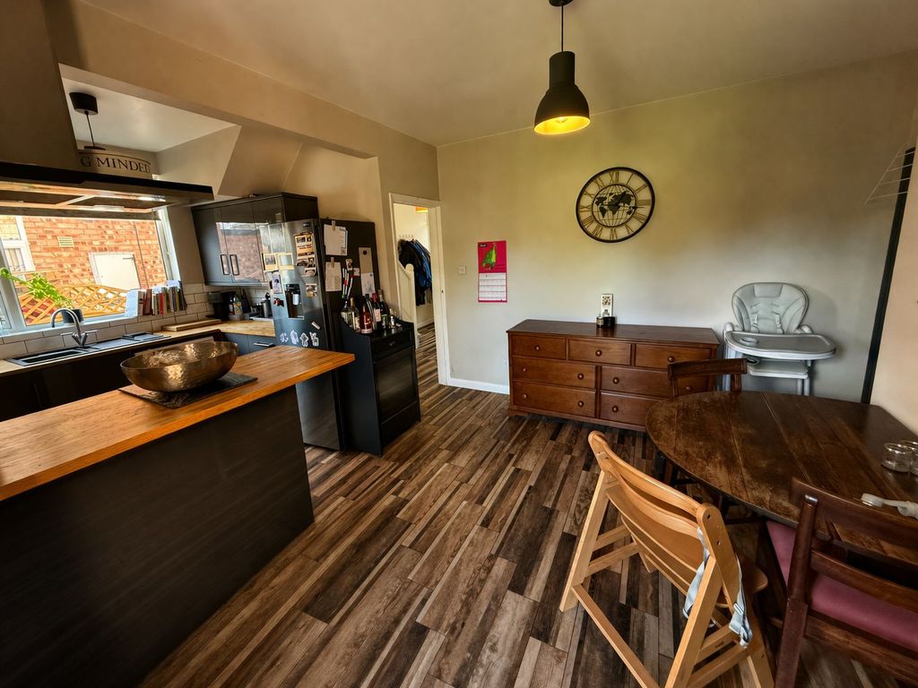 Property photo 3 of 16 Diner