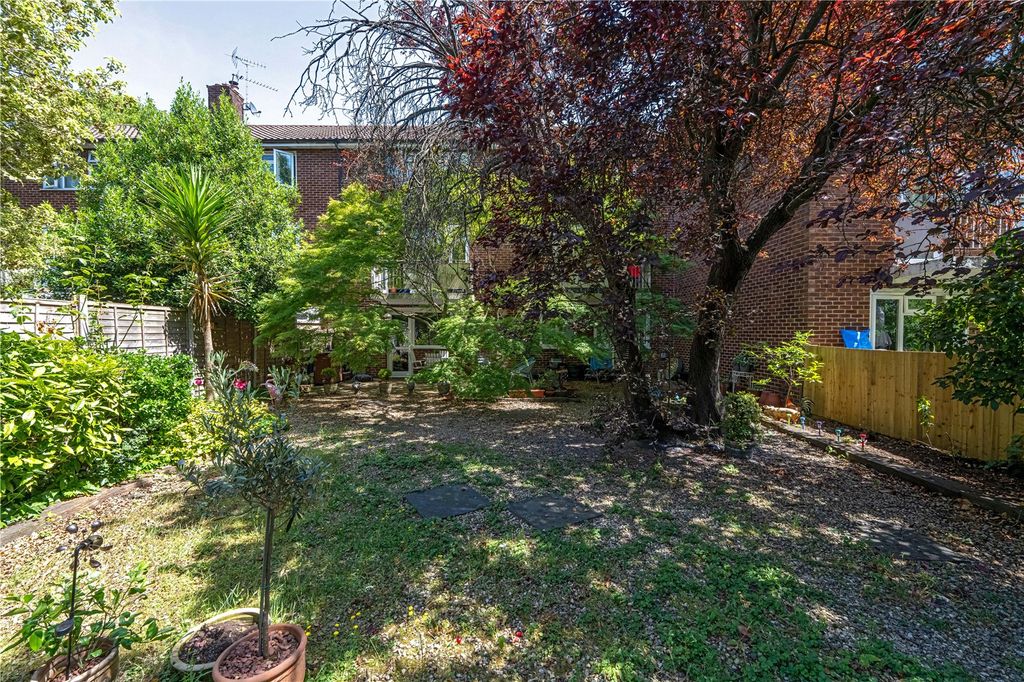 Property photo 2 of 13 Picture No. 18