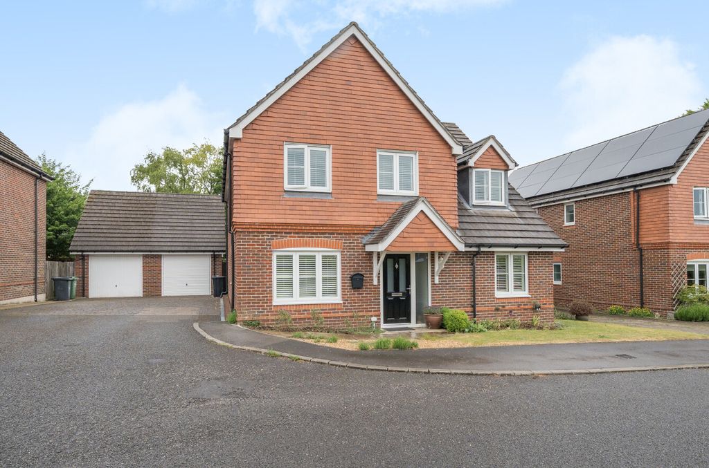 Property photo 1 of 12 1296813-25-682Db2...