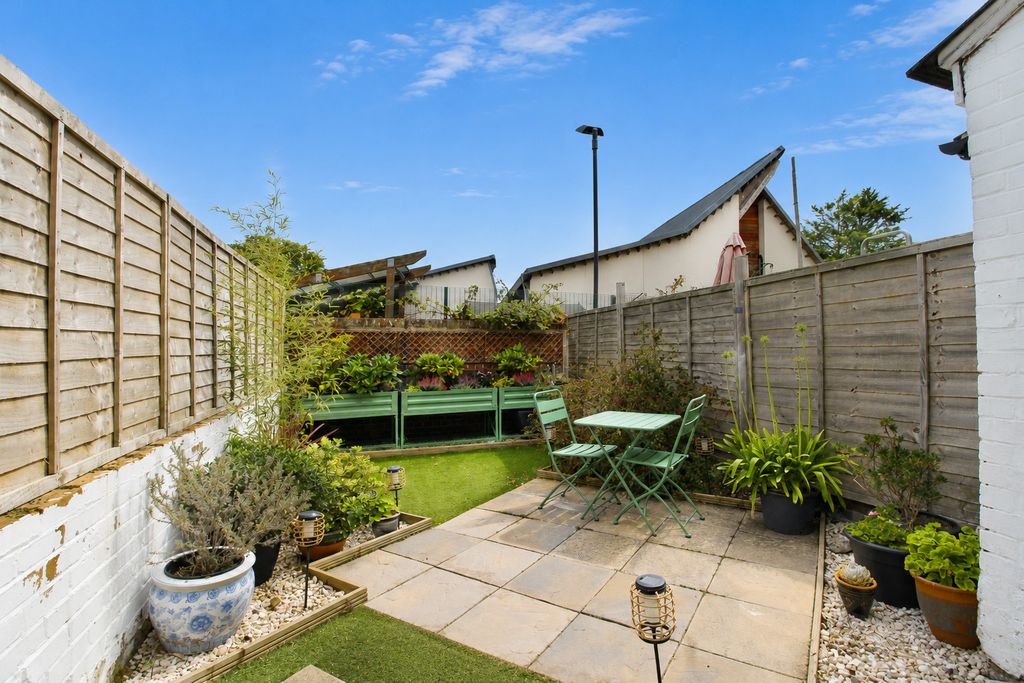 Property photo 3 of 17
