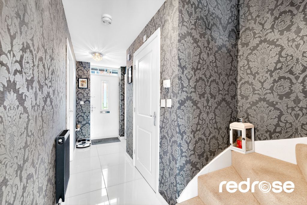 Property photo 2 of 24 Web_11 Elan Pl-16-2500Px