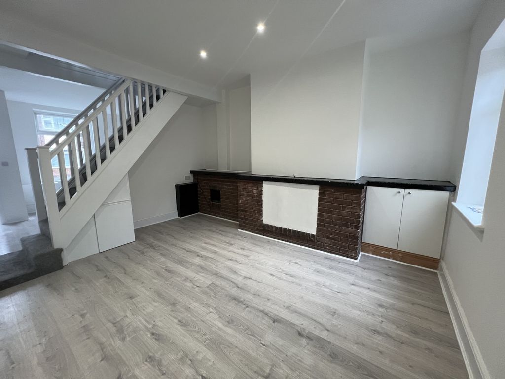 Property photo 3 of 9 Dining Room