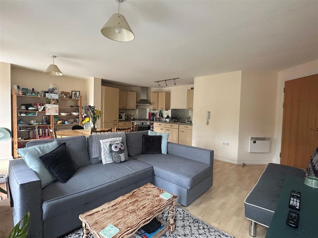 Property photo 3 of 10 8.Jpg