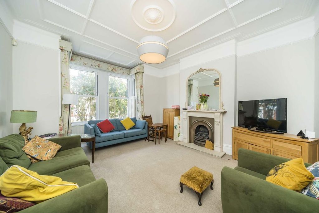 Property photo 3 of 9