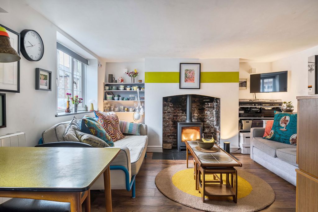 Property photo 2 of 22