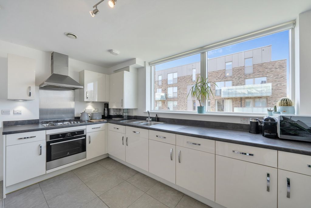 Property photo 2 of 22 1440309-19-69d657...