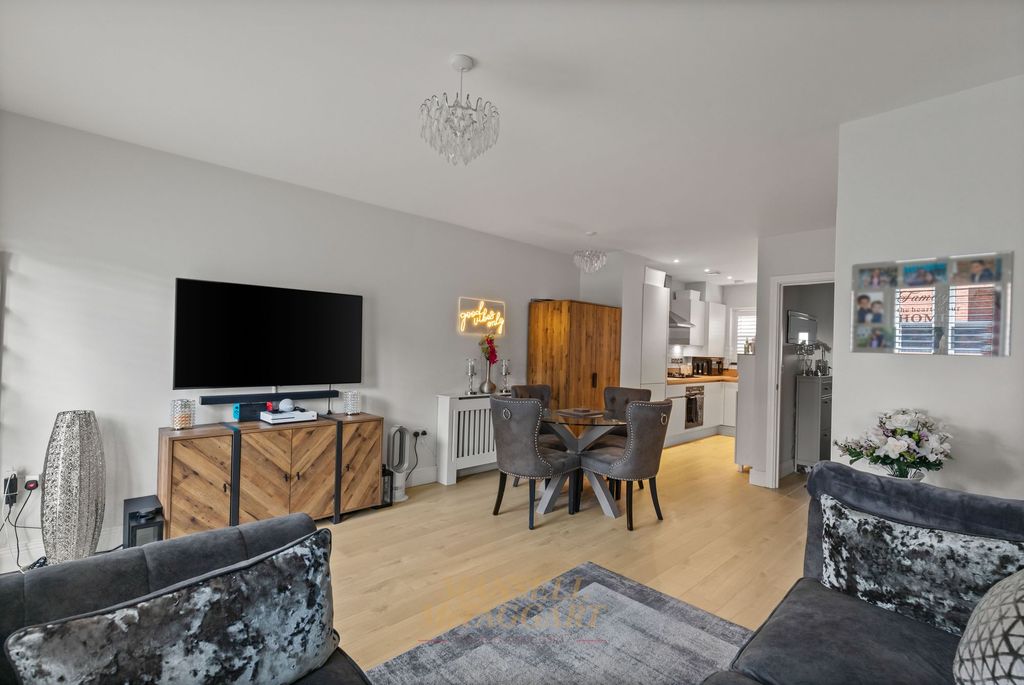 Property photo 3 of 23