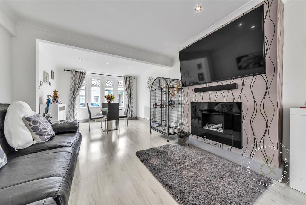 Property photo 2 of 33 Norbury-Road-19.Jpg