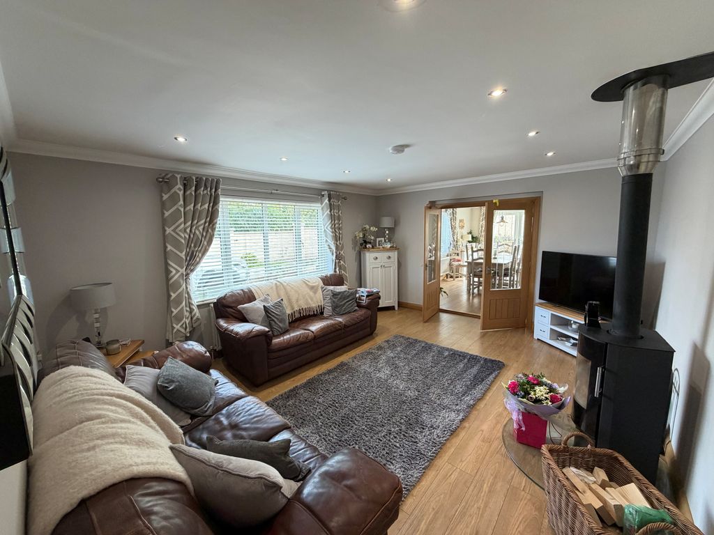 Property photo 3 of 17 Image