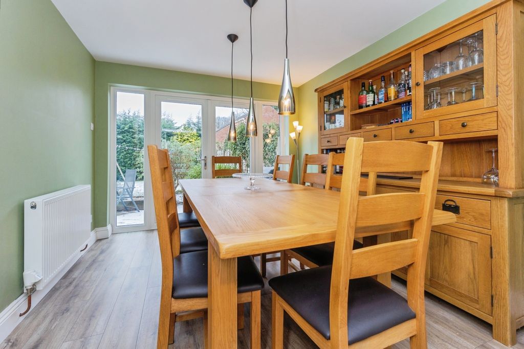 Property photo 3 of 32 Pbox-Img.Jpg