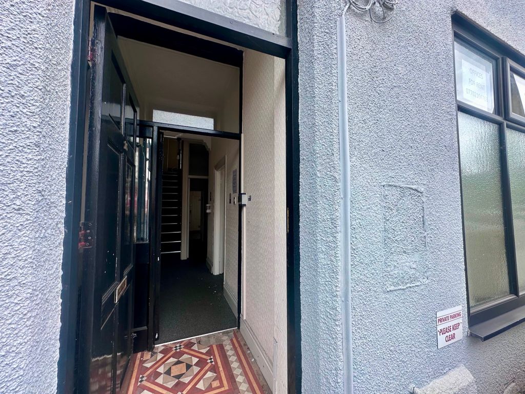 Property photo 3 of 34
