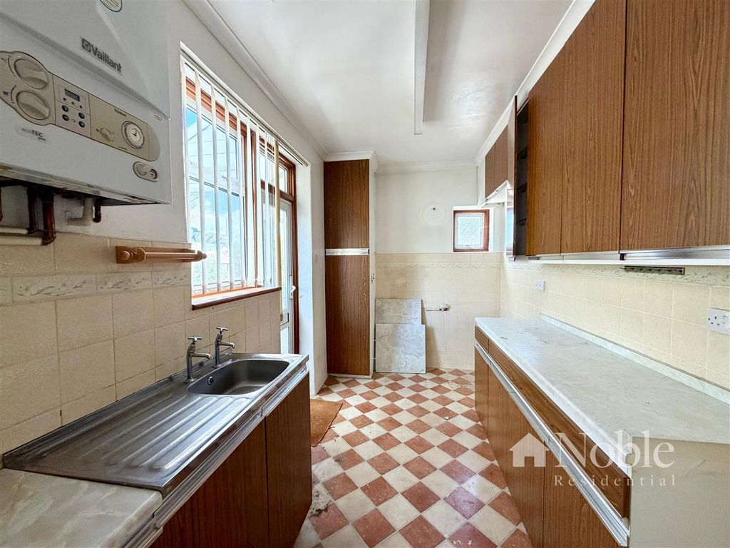 Property photo 3 of 13 Kitchen