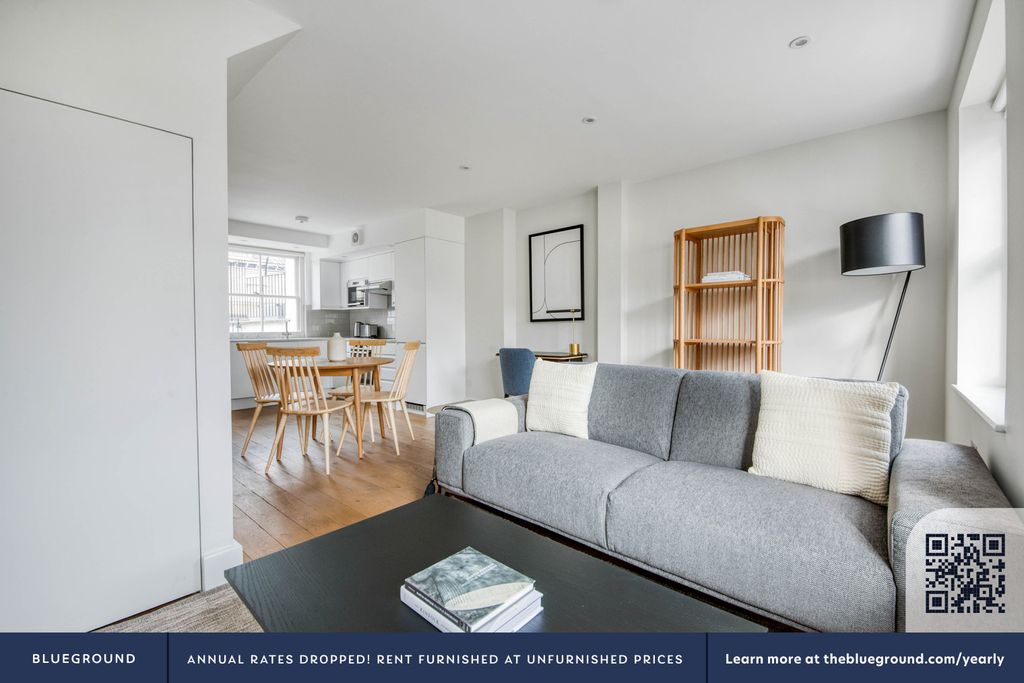 Property photo 3 of 38 Living Room