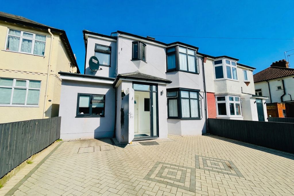 Property photo 1 of 5