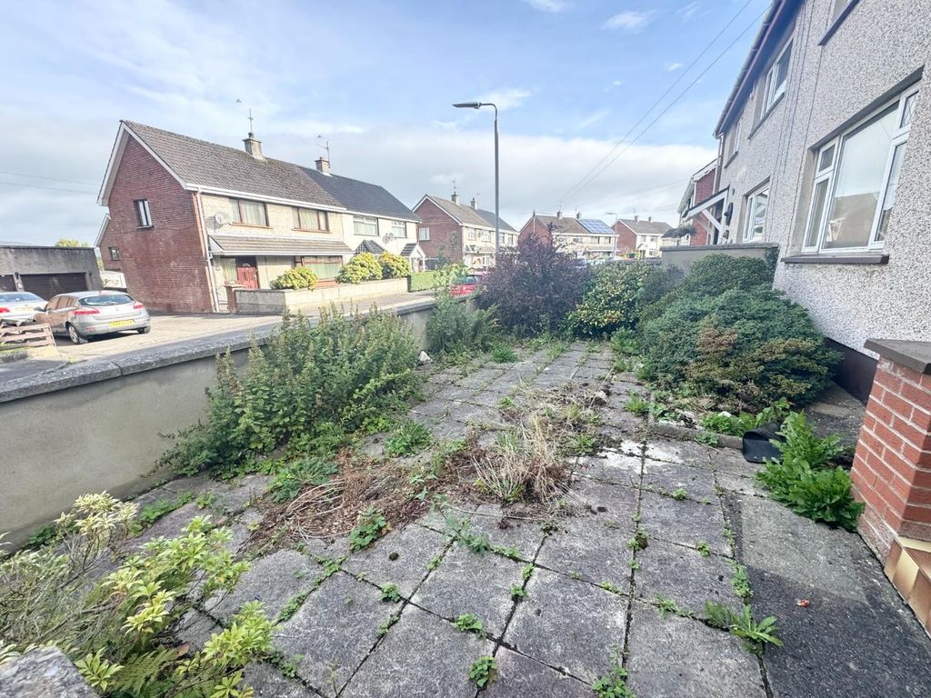 Property photo 3 of 17 Outside