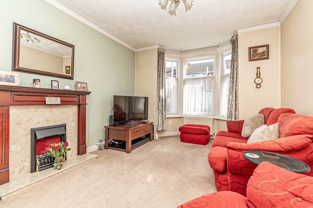 Property photo 3 of 25 .