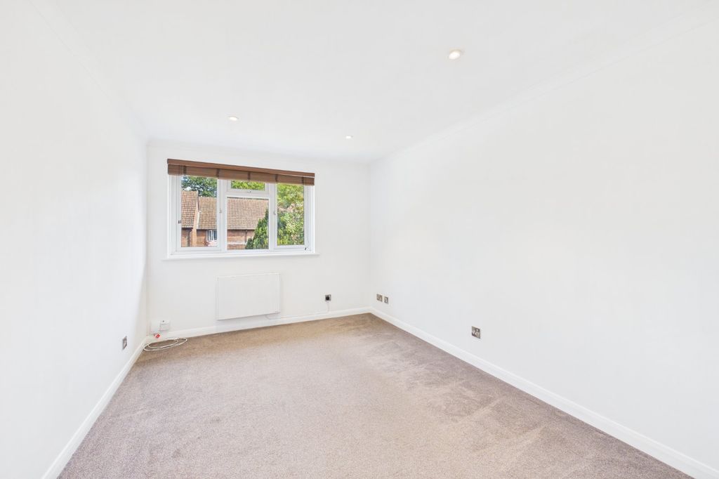 Property photo 3 of 6 Picture No. 01