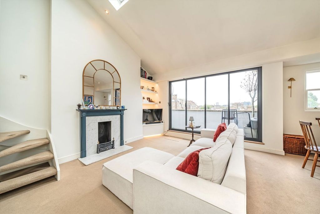 Property photo 2 of 8