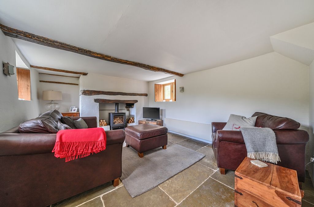 Property photo 2 of 21 31-681ce83327Fdd-1286011-Arw-31