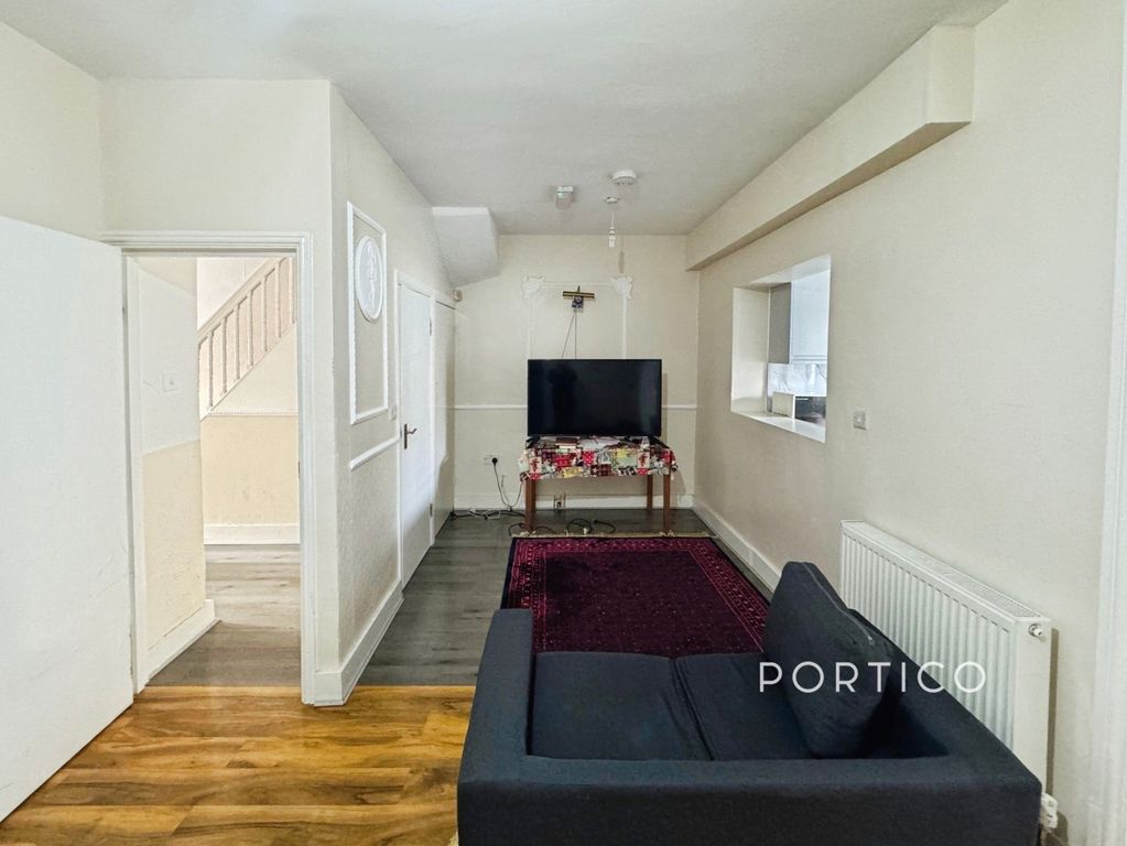 Property photo 2 of 13 Pbox-Img.Jpg