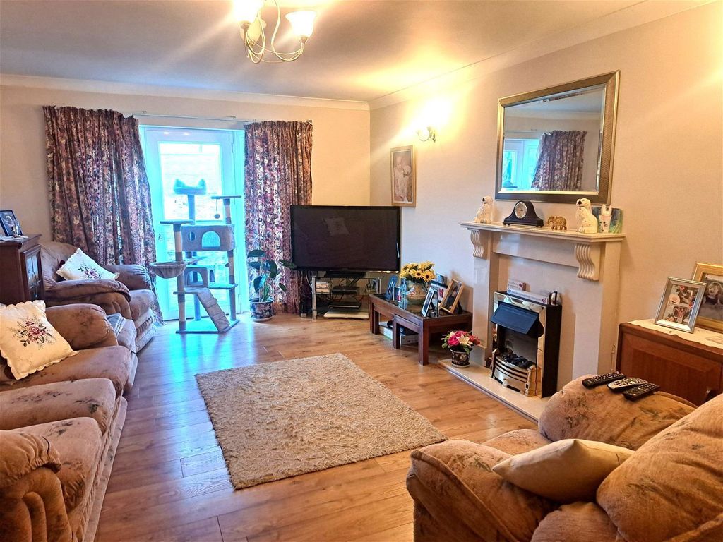 Property photo 3 of 21
