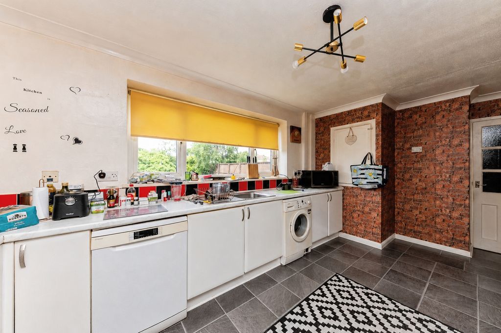 Property photo 3 of 14 Picture No. 27