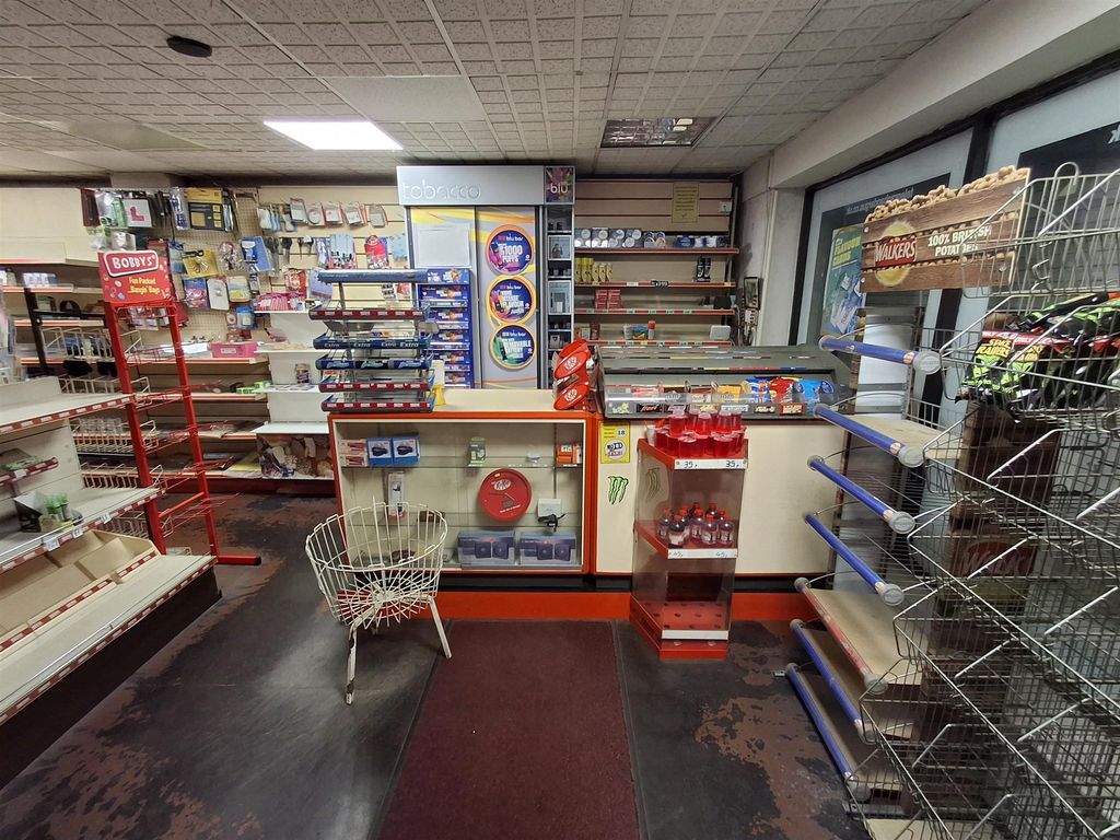 Property photo 3 of 10 Photo 2